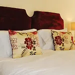 Casey's 3*