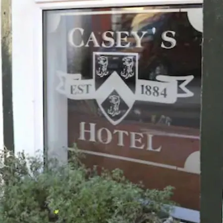 Casey's 3*