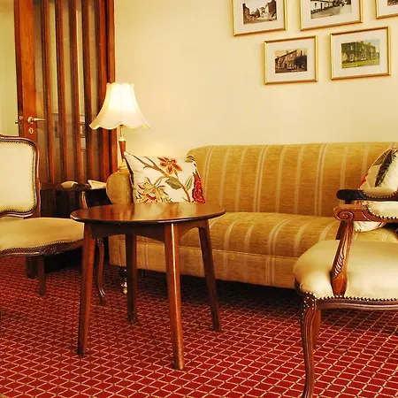 Casey's Hotell 3*