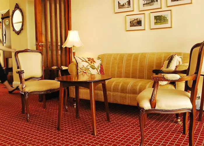 Casey's Hotel 3*